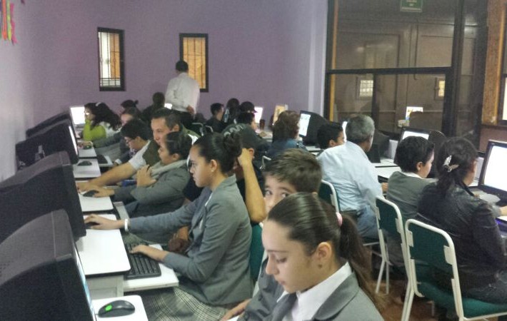 Clases Públicas de Computación en el Instituto Buckingham